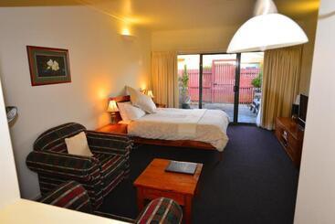 فندق Captain S At The Bay