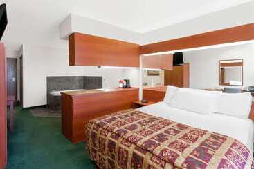 Microtel Inn & Suites By Wyndham Wellton