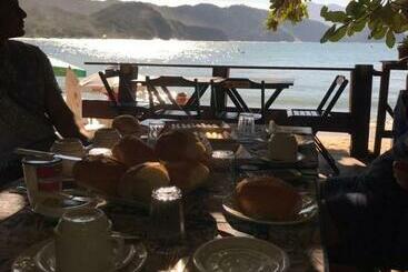 Pensão Jambeiro Na Praia