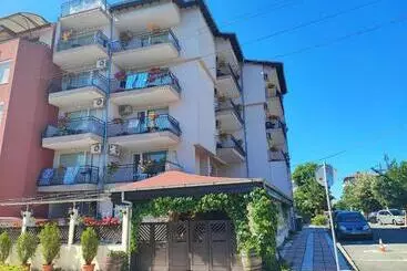 ペンション Kovachevi House