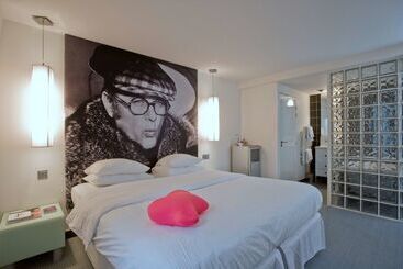 Kube Hotel Paris