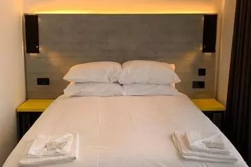 בית מלון כפרי Premier Inn Glasgow Airport