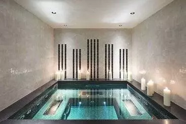 ホテル Grand Hôtel Du Palais Royal