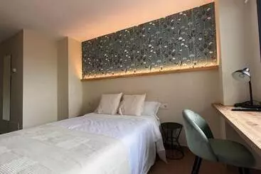 Hotel Hostal La Poetisa   Auto Check In