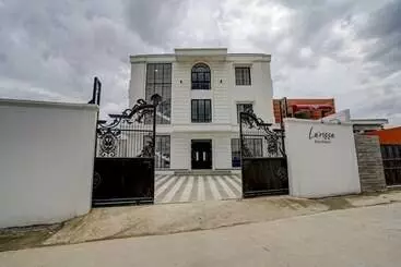 Hotel Oyo 90164 La Rissa Residence