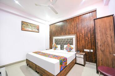 فندق Fabexpress Golden Stone