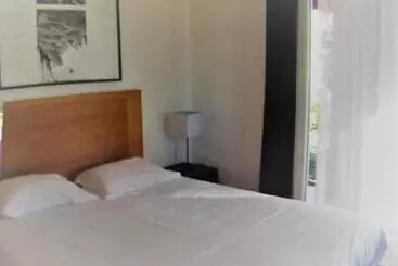 Отель Hôtel Domaine Le Milos