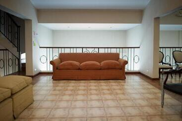 Hotel Plaza De Las Aljabas