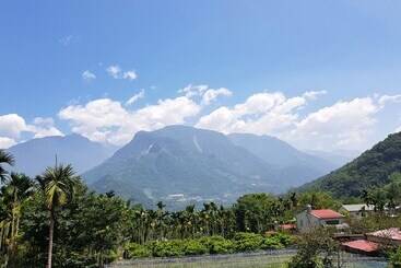 هتل Tabakai Bed And Breakfast