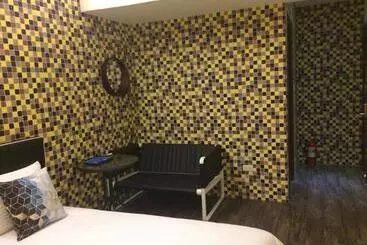 Hotel Traveler Station R15