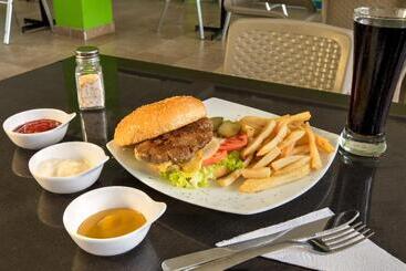 هتل Santorini Express Y Cabañas