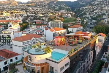 Huoneisto Three House