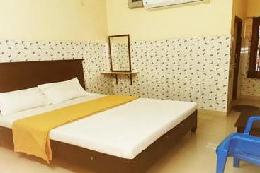 בית מלון כפרי Vishnu Residency Warangal