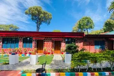 Resort Lansdowne Hill View Cottages, Shantiraj