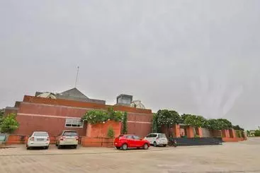 Hotel Oyo 17445 Harshraj Heaven