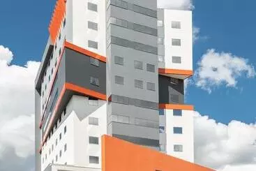 هتل Slaviero Chapeco