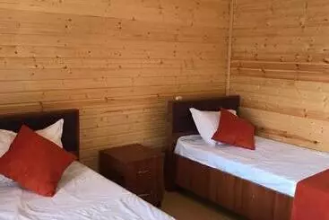 Pensió Cottage And Gigo Papa's Wine Cellar
