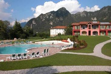 Resort Vico Large + Sweet