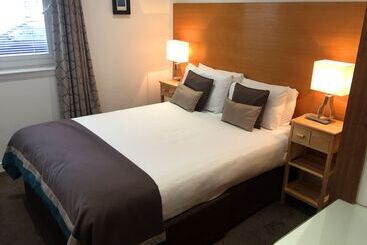 Fountain Court Apartments   Harris