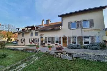 ベッドアンドブレックファースト Chambres D'hôtes La Carrée