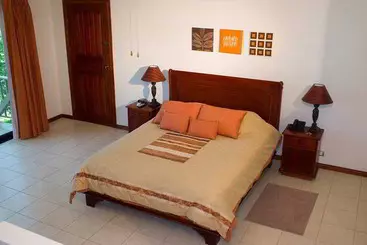 Hotelli Vista Bahía Beach Resort