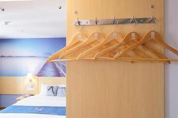 Pai Hotels Yangjiang Baili Plaza Bus Terminal