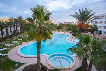 Aquaterra Bahia Beach Hotel