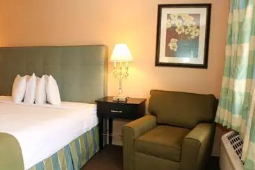 酒店 Shining Light Inn & Suites