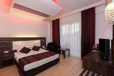 هتل Sunny Hill Alya