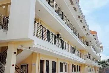 Hotel Maple Residences