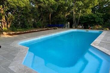 住宿加早餐  La Girondine