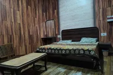 ホテル Jogi Guest House For Families,friends Guest Facilities Fully Furnished Ac Rooms, Wifi, Lcdtvcable, A