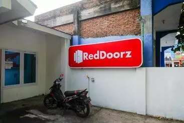 Hotell Reddoorz Syariah At Griya Merbotan Demak