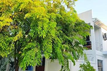 Hotel La Isla Bonita Maldives