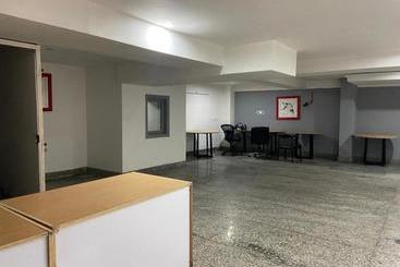 호텔 Golden Saffron Near Shivaji Park Metro Station