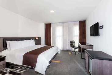 Otel Costa Del Sol Wyndham Lima Airport