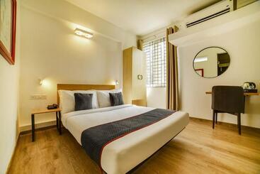 Hotel Townhouse Sarvar Hospitality Near Ascendas Park Square Mall