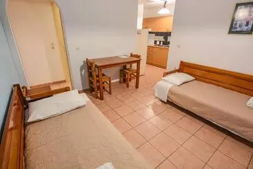 Epavlis Apartments