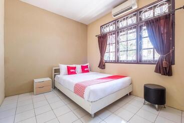 Hotell Oyo 1568 Stasiun Ka Cirebon Guest House