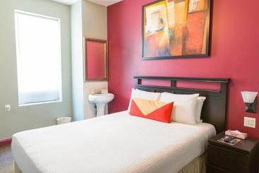 Broadway Hotel And Hostel