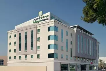 Отель Holiday Inn Express Dubai Safa Park, An Ihg