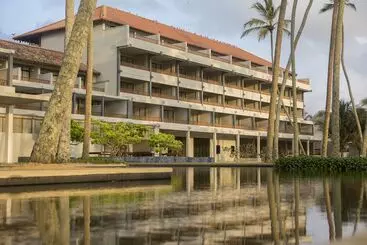 בית מלון כפרי The Blue Water Bawa Heritage City Resort