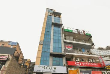 Hotel Oyo 67602 Loto Stays