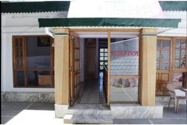 Hotel Pleasant Stay Near Library