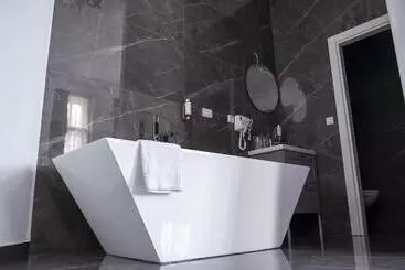 هتل Kings Palace Suites