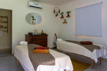 Tsaakik Jungle Hotel & Spa