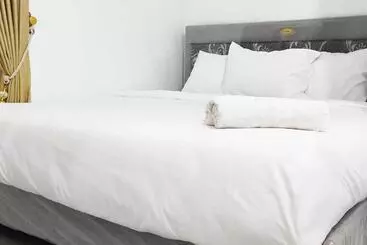 Hotel Pertiwi Homestay Near Museum Angkut Batu Mitra Reddoorz