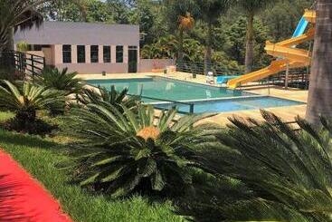 ホテル Recanto Julubi Atibaia