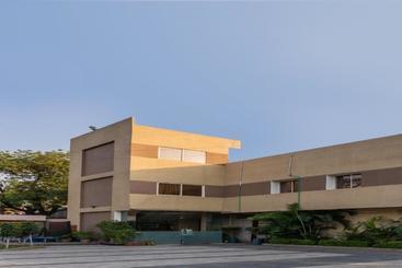 Pensão Oyo Home 79280 Pace Guest House