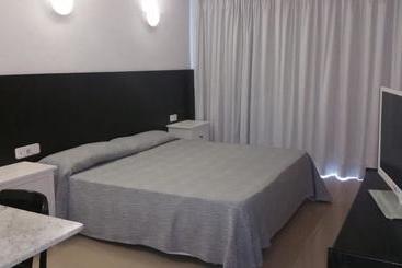 Жильё для туристов Es Grop Apartments